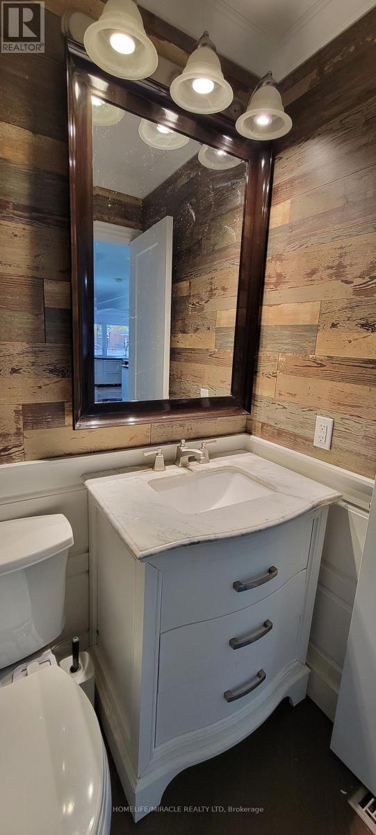 73 Dumfries Avenue, Brampton, Ontario  L6Z 2X9 - Photo 11 - W12531216