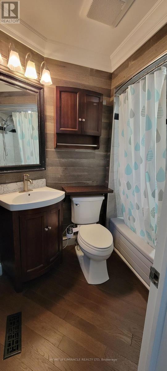 73 Dumfries Avenue, Brampton, Ontario  L6Z 2X9 - Photo 18 - W12531216