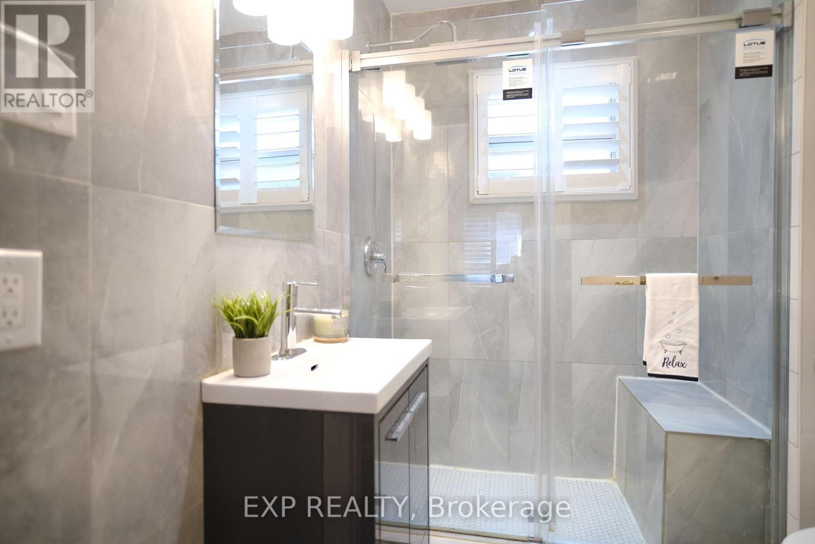 3968 St Peter Street E, Niagara Falls, Ontario  L2J 2N8 - Photo 10 - X12530438