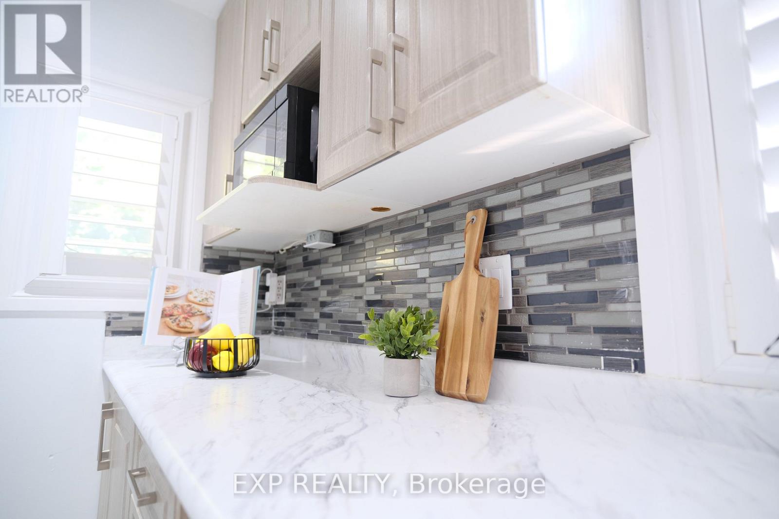 3968 St Peter Street E, Niagara Falls, Ontario  L2J 2N8 - Photo 7 - X12530438