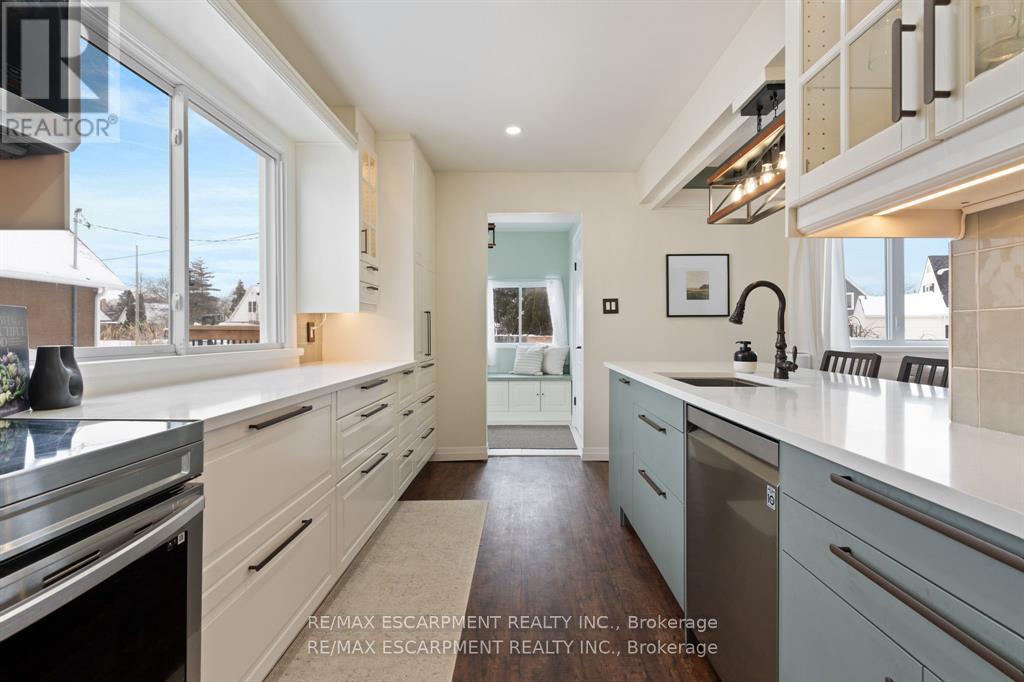 18 Flanders Avenue, St. Catharines, Ontario  L2M 5X3 - Photo 8 - X12531174