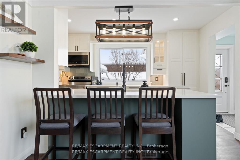 18 Flanders Avenue, St. Catharines, Ontario  L2M 5X3 - Photo 9 - X12531174