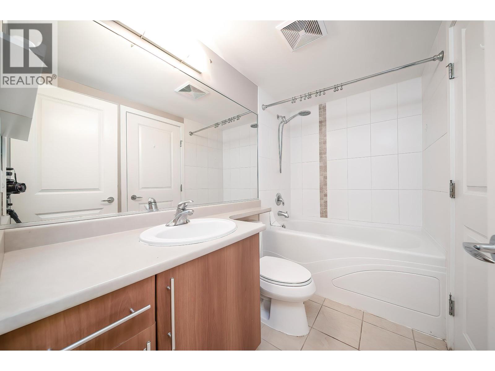 205 5611 Goring Street, Burnaby, British Columbia  V5B 0A3 - Photo 10 - R3066384