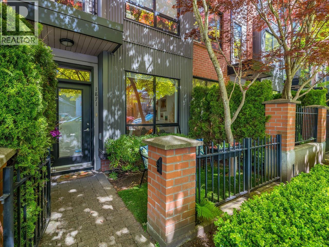 1871 Stainsbury Avenue, Vancouver, British Columbia  V5N 2M6 - Photo 2 - R3066457