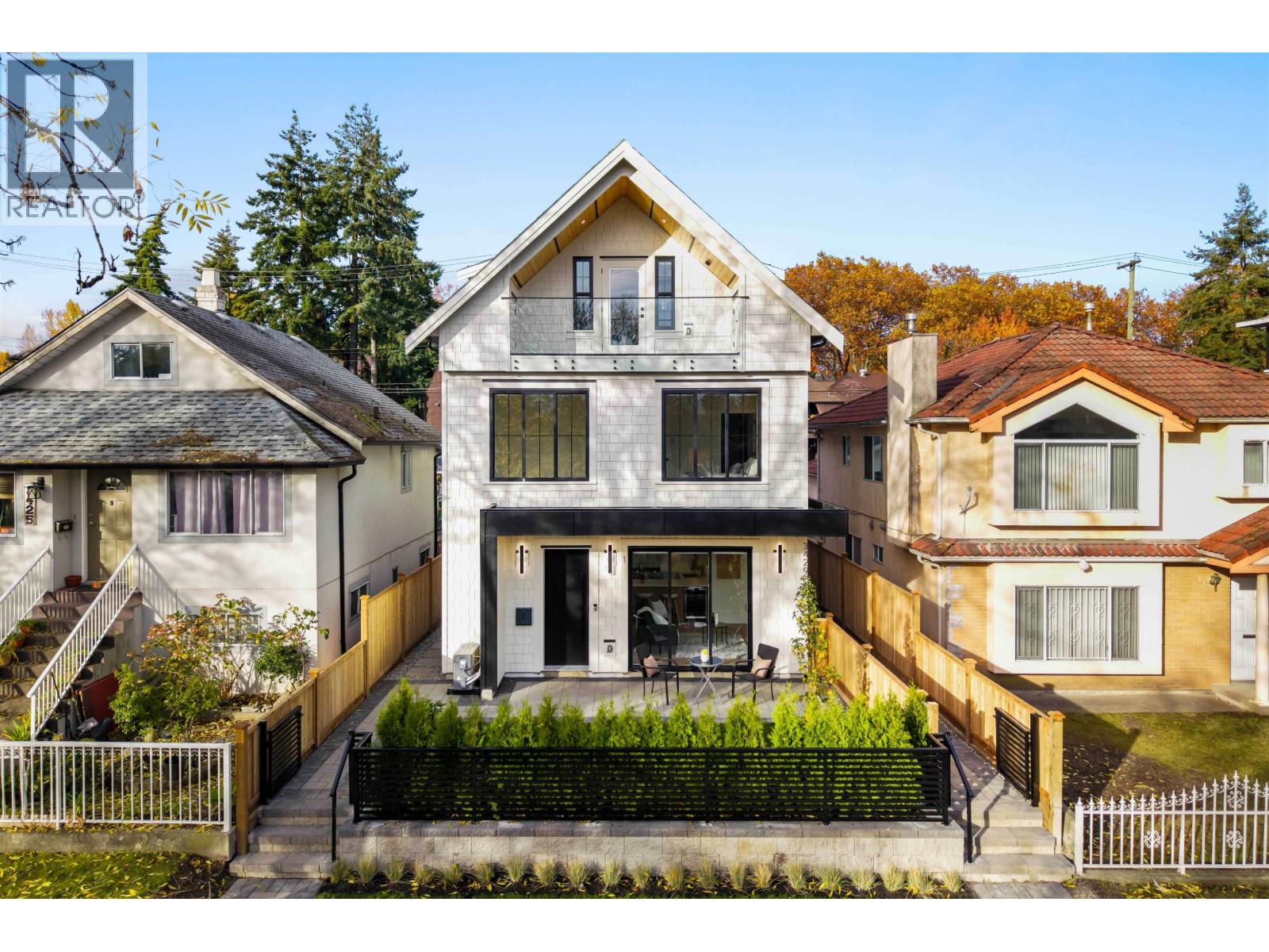 1 3429 NAPIER STREET, vancouver, British Columbia