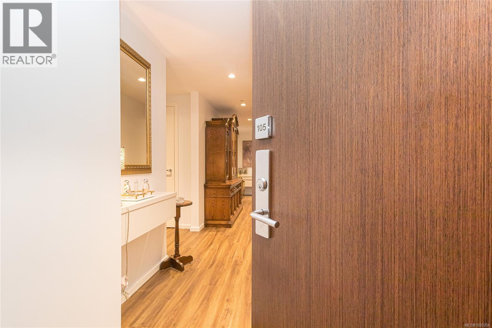 105 100 Saghalie Rd, Victoria, British Columbia  V9A 0A1 - Photo 4 - 1020204