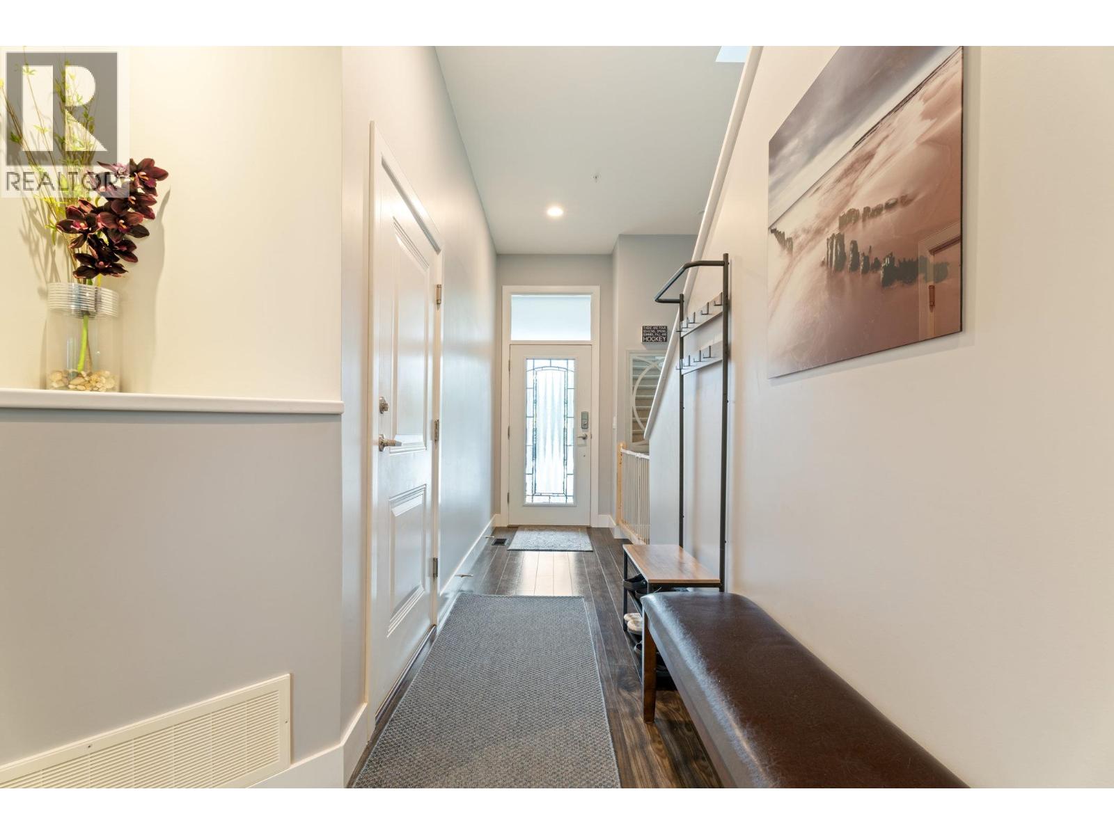 24725 104 Avenue, Maple Ridge, British Columbia  V2W 0H8 - Photo 2 - R3066466