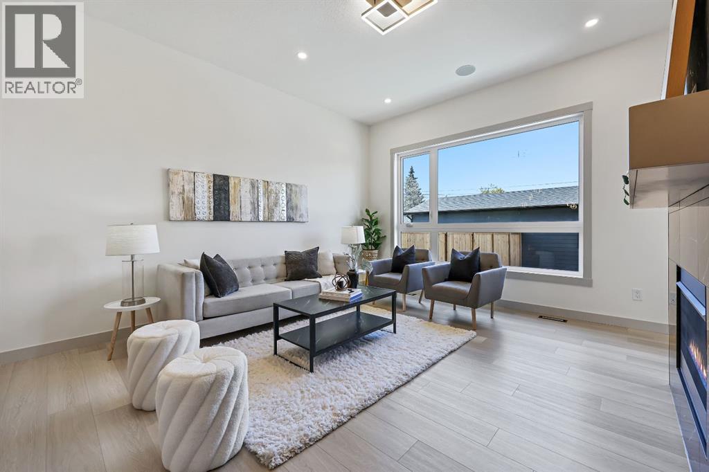 4627 84 Street Nw, Calgary, Alberta  T3B 2R4 - Photo 7 - A2260045