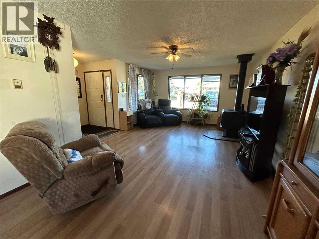 5119 51 Ave, Caroline, Alberta  T0M 1M0 - Photo 10 - A2262816