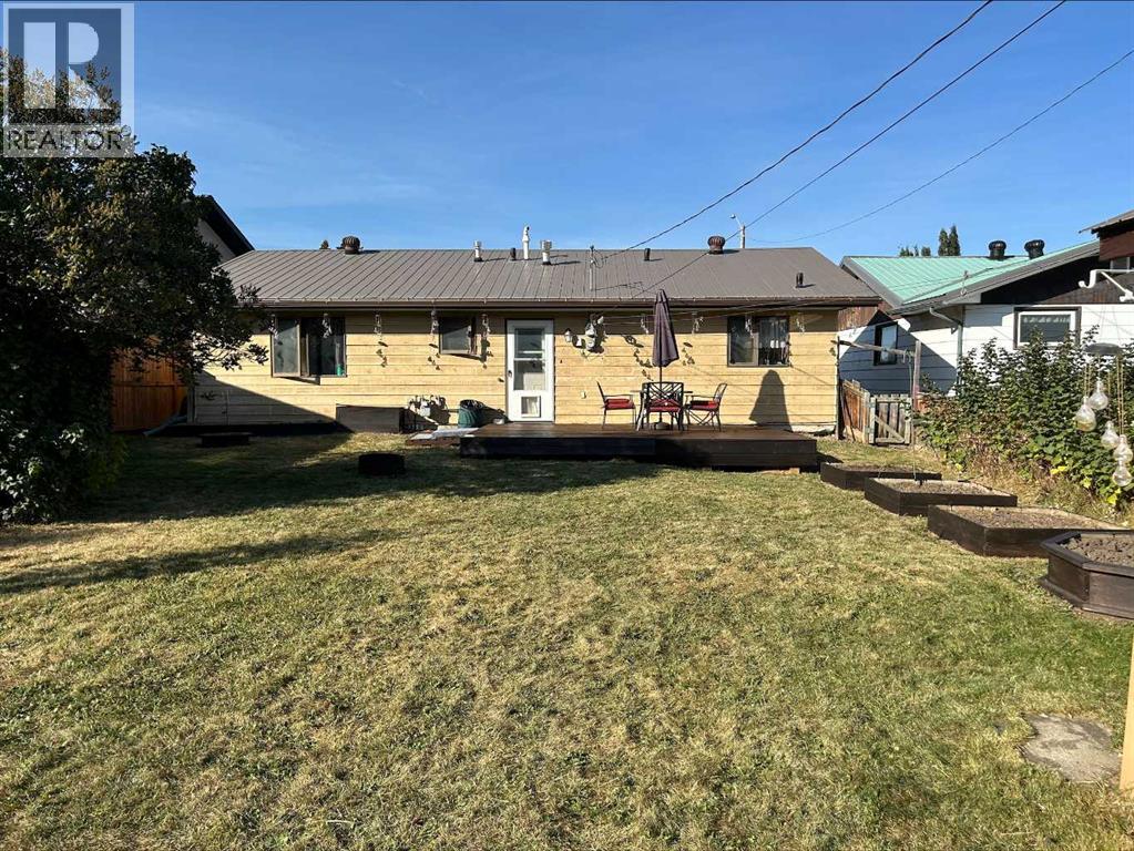 5119 51 Ave, Caroline, Alberta  T0M 1M0 - Photo 2 - A2262816