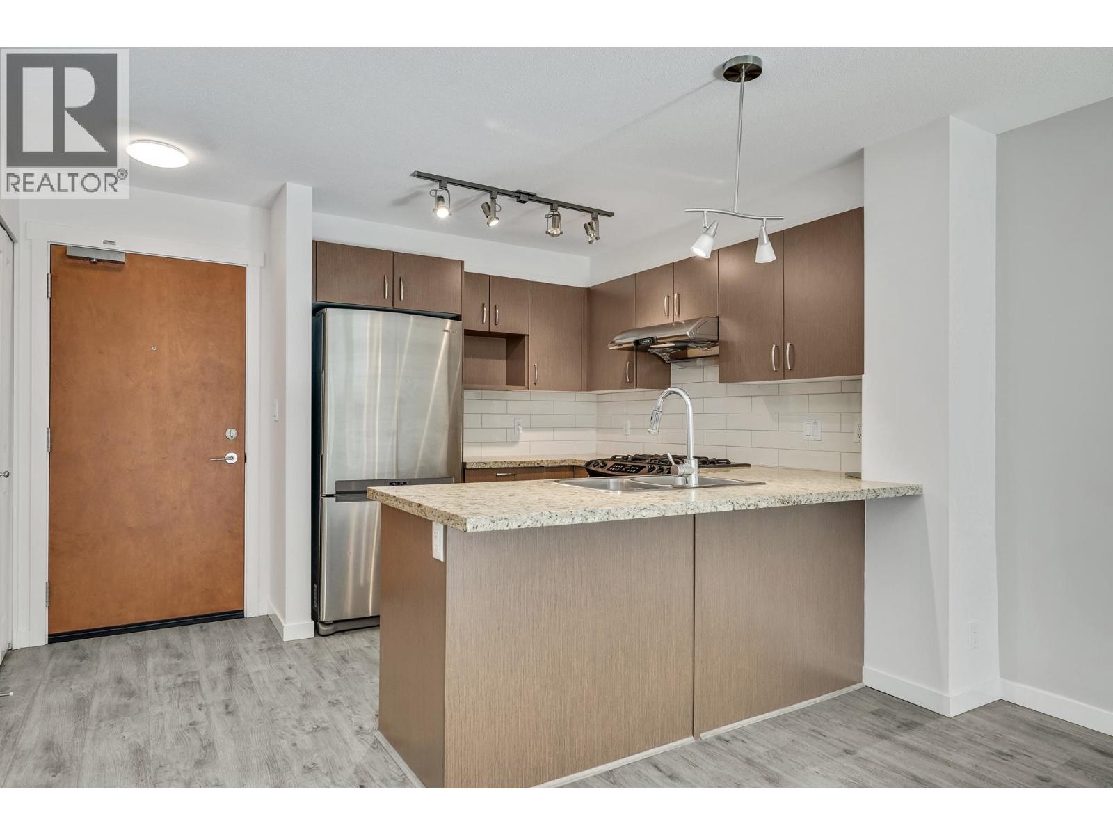 204 3097 Lincoln Avenue, Coquitlam, British Columbia  V3B 0E3 - Photo 3 - R3066450