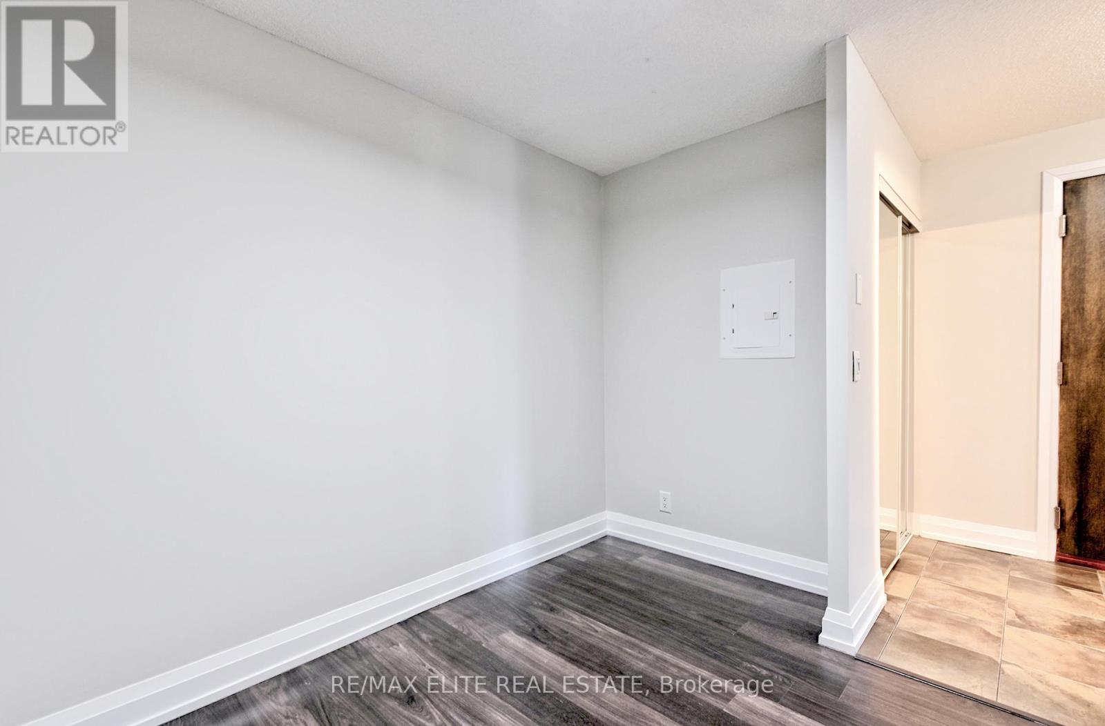 217 - 55 De Boers Drive, Toronto, Ontario  M3J 0G5 - Photo 10 - W12515566