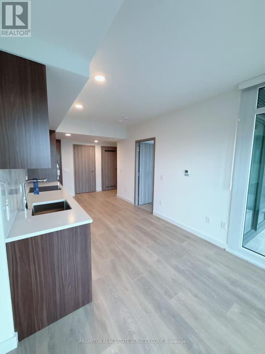 5812 - 3 Concord Cityplace Way, Toronto, Ontario  M5V 0X4 - Photo 17 - C12531248