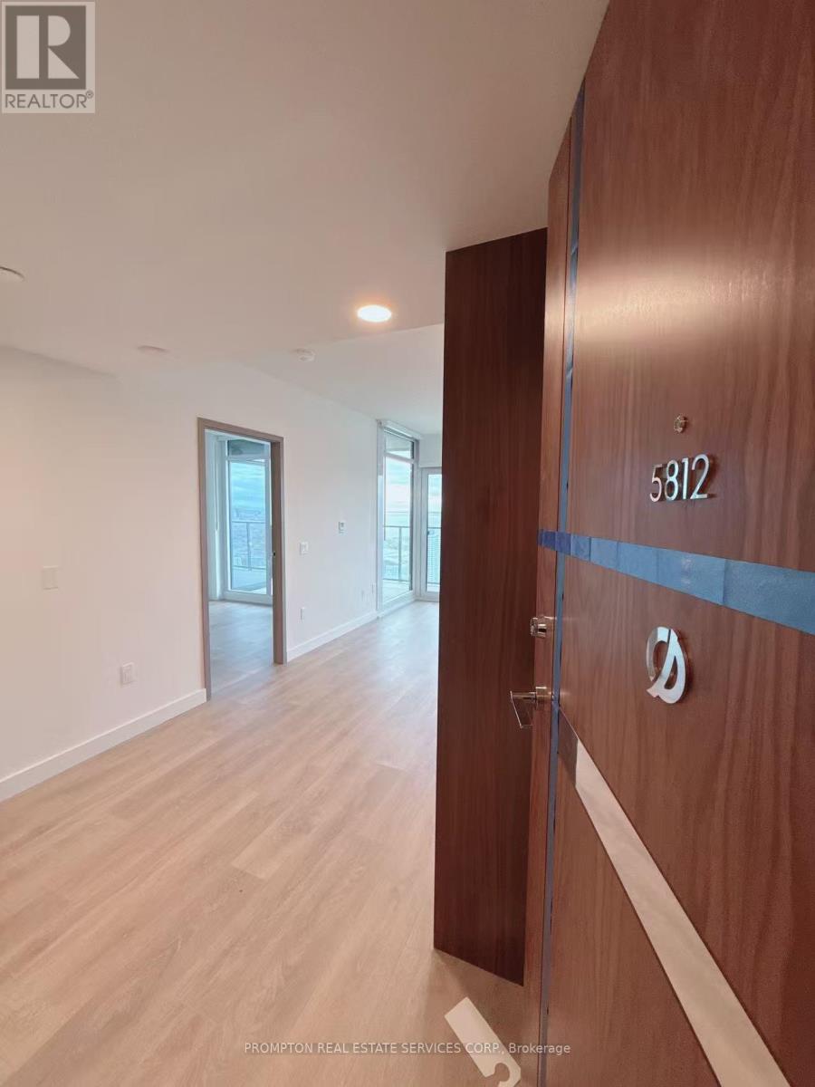 5812 - 3 Concord Cityplace Way, Toronto, Ontario  M5V 0X4 - Photo 19 - C12531248