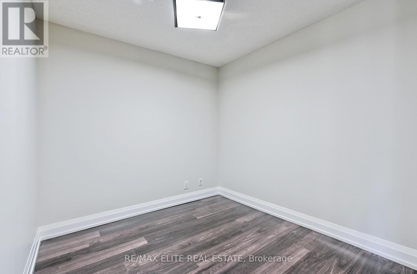 217 - 55 De Boers Drive, Toronto, Ontario  M3J 0G5 - Photo 8 - W12515566