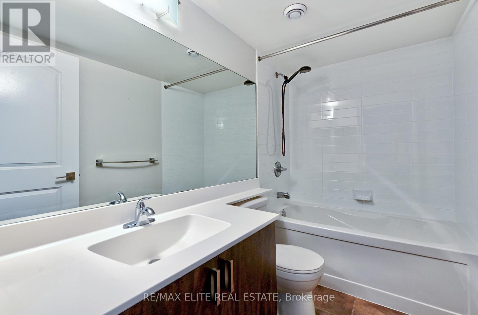 217 - 55 De Boers Drive, Toronto, Ontario  M3J 0G5 - Photo 7 - W12515566