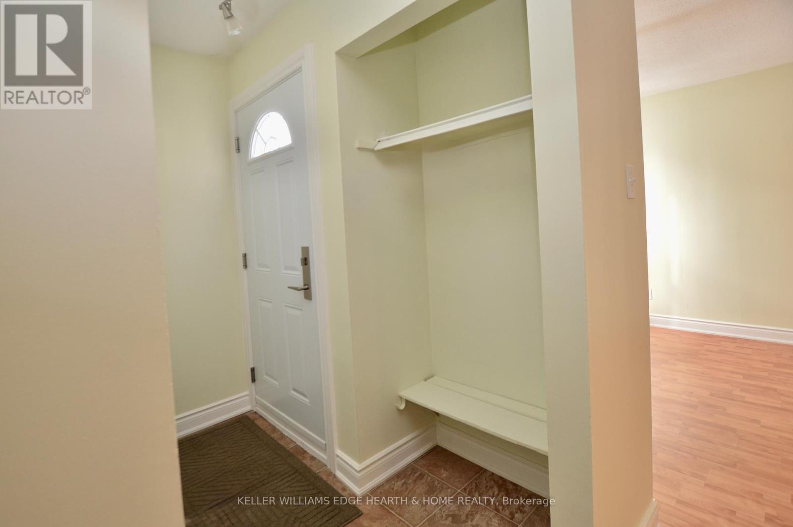 2 - 977 Francis Road, Burlington, Ontario  L7T 3Z1 - Photo 2 - W12531244