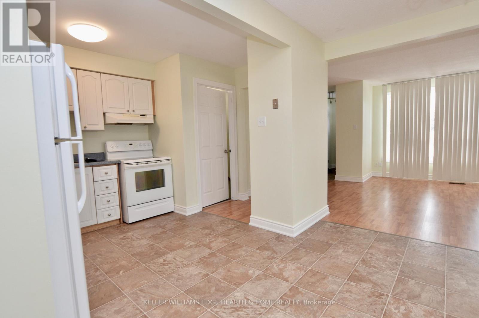 2 - 977 Francis Road, Burlington, Ontario  L7T 3Z1 - Photo 7 - W12531244