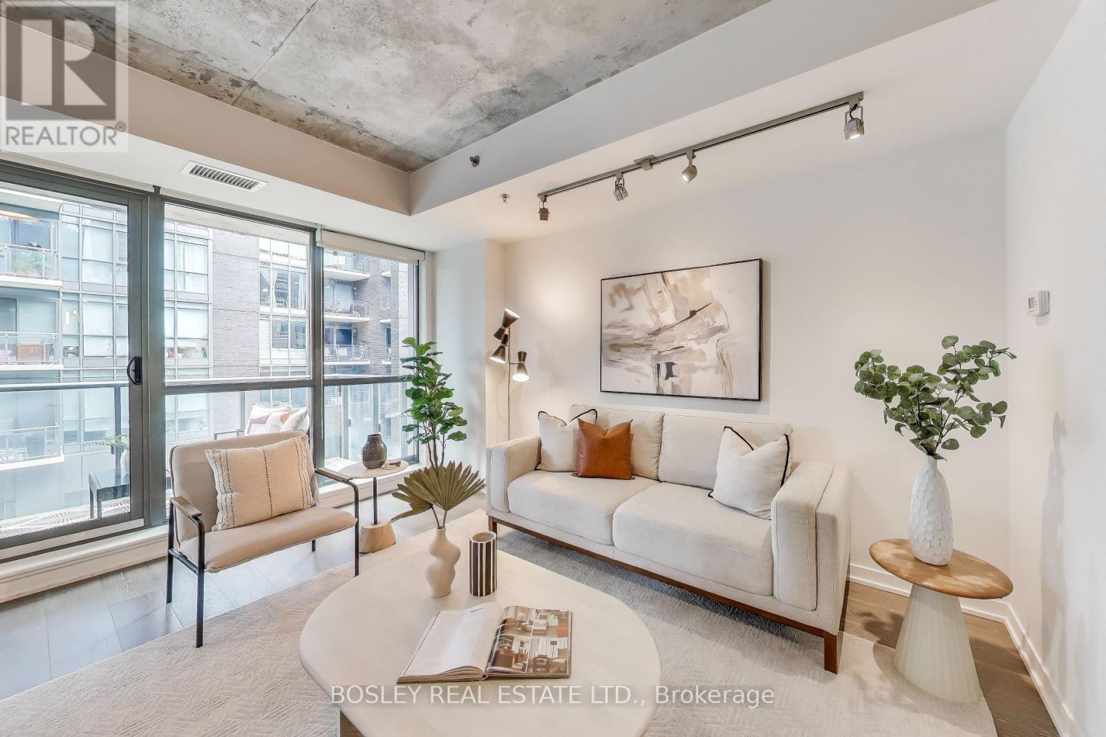 403 - 8 GLADSTONE AVENUE, Toronto, Ontario