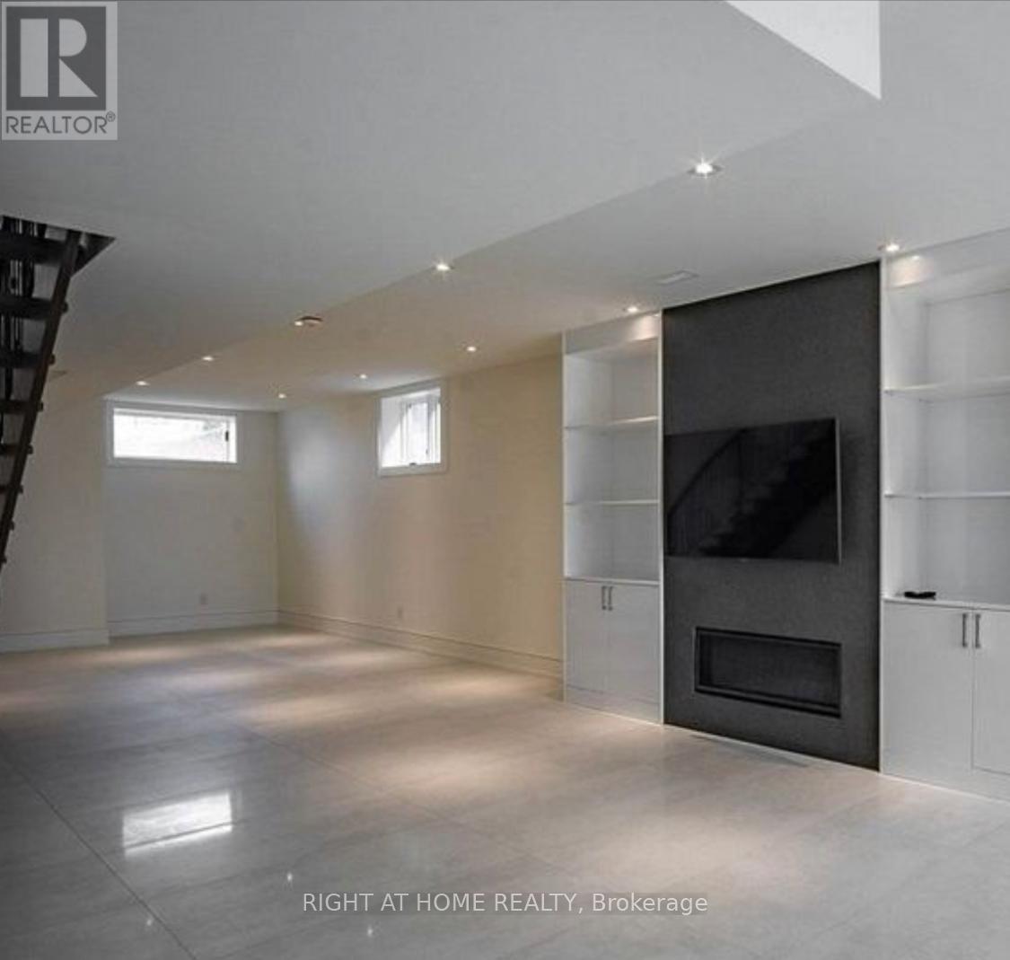 33 Cartwright Avenue W, Toronto, Ontario  M6A 1T8 - Photo 22 - W12531274