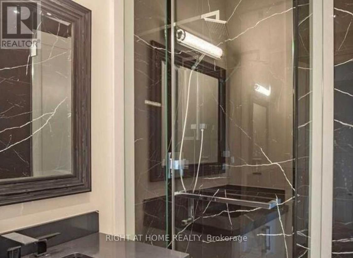 33 Cartwright Avenue W, Toronto, Ontario  M6A 1T8 - Photo 7 - W12531274