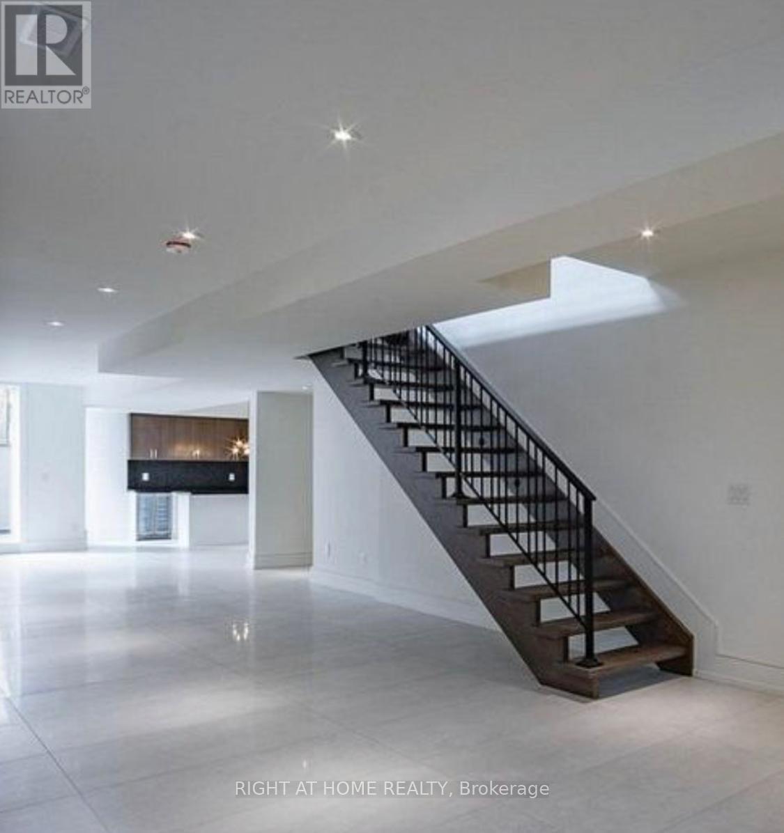 33 Cartwright Avenue W, Toronto, Ontario  M6A 1T8 - Photo 20 - W12531274