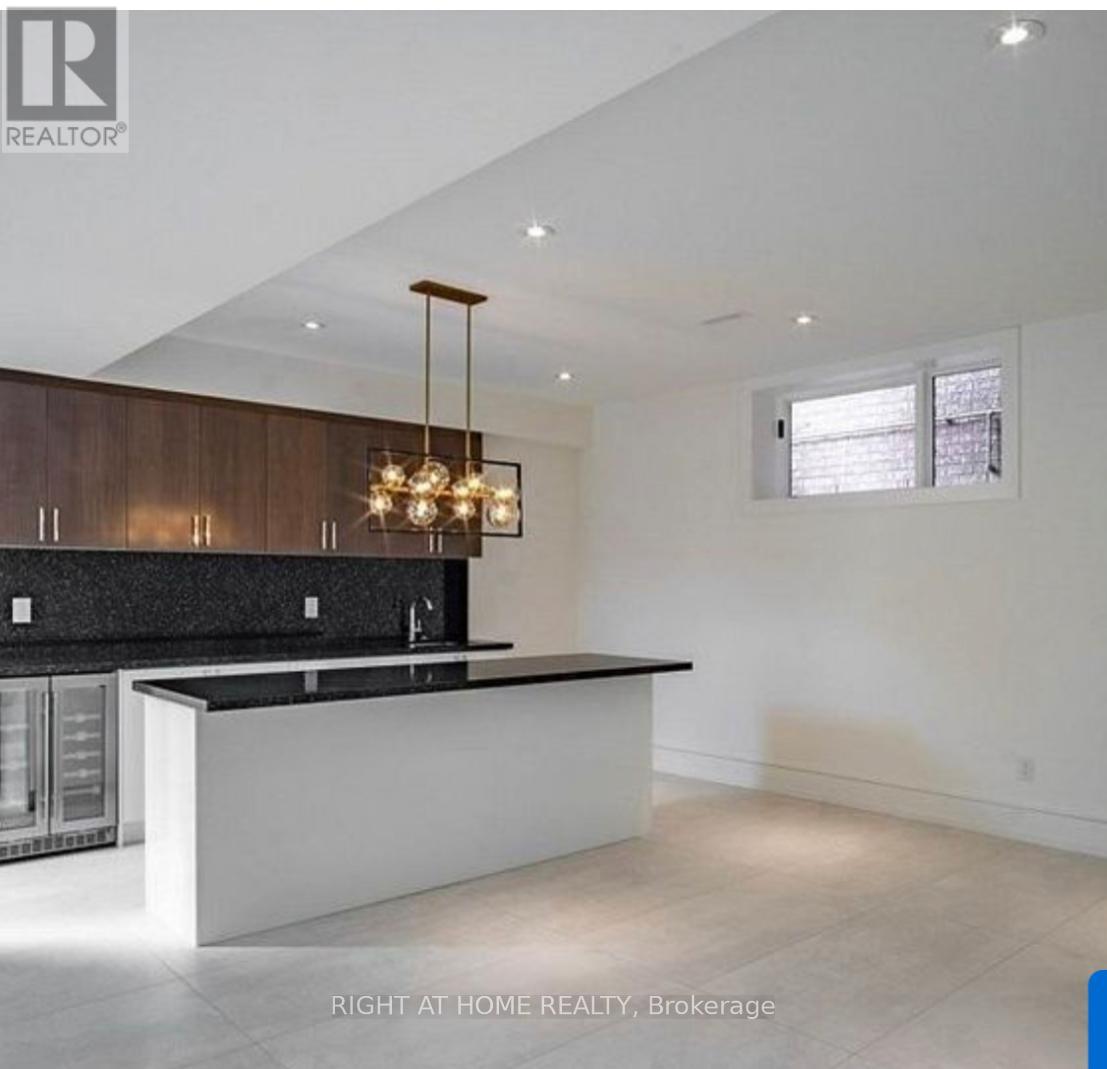 33 Cartwright Avenue W, Toronto, Ontario  M6A 1T8 - Photo 21 - W12531274