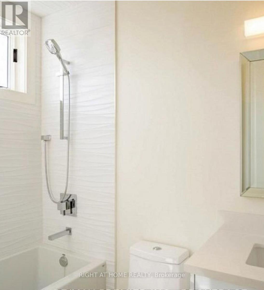 33 Cartwright Avenue W, Toronto, Ontario  M6A 1T8 - Photo 14 - W12531274