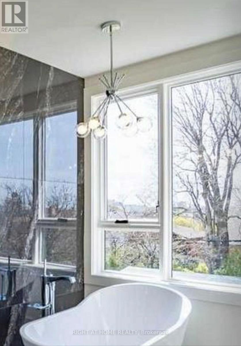 33 Cartwright Avenue W, Toronto, Ontario  M6A 1T8 - Photo 10 - W12531274