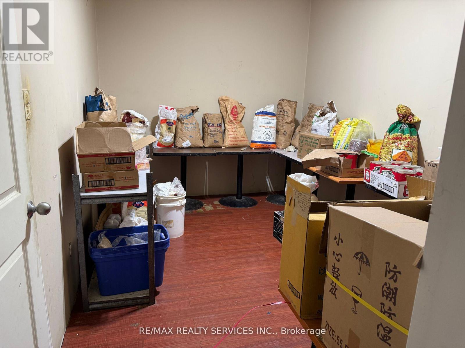 354 Main Street W, Hamilton, Ontario  L8P 1K2 - Photo 10 - X12485821