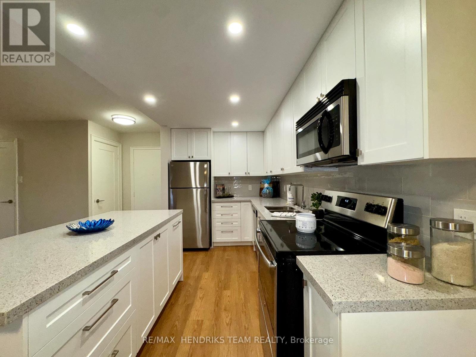 608 - 608 Lake Street, St. Catharines, Ontario  L2N 5S9 - Photo 5 - X12531326