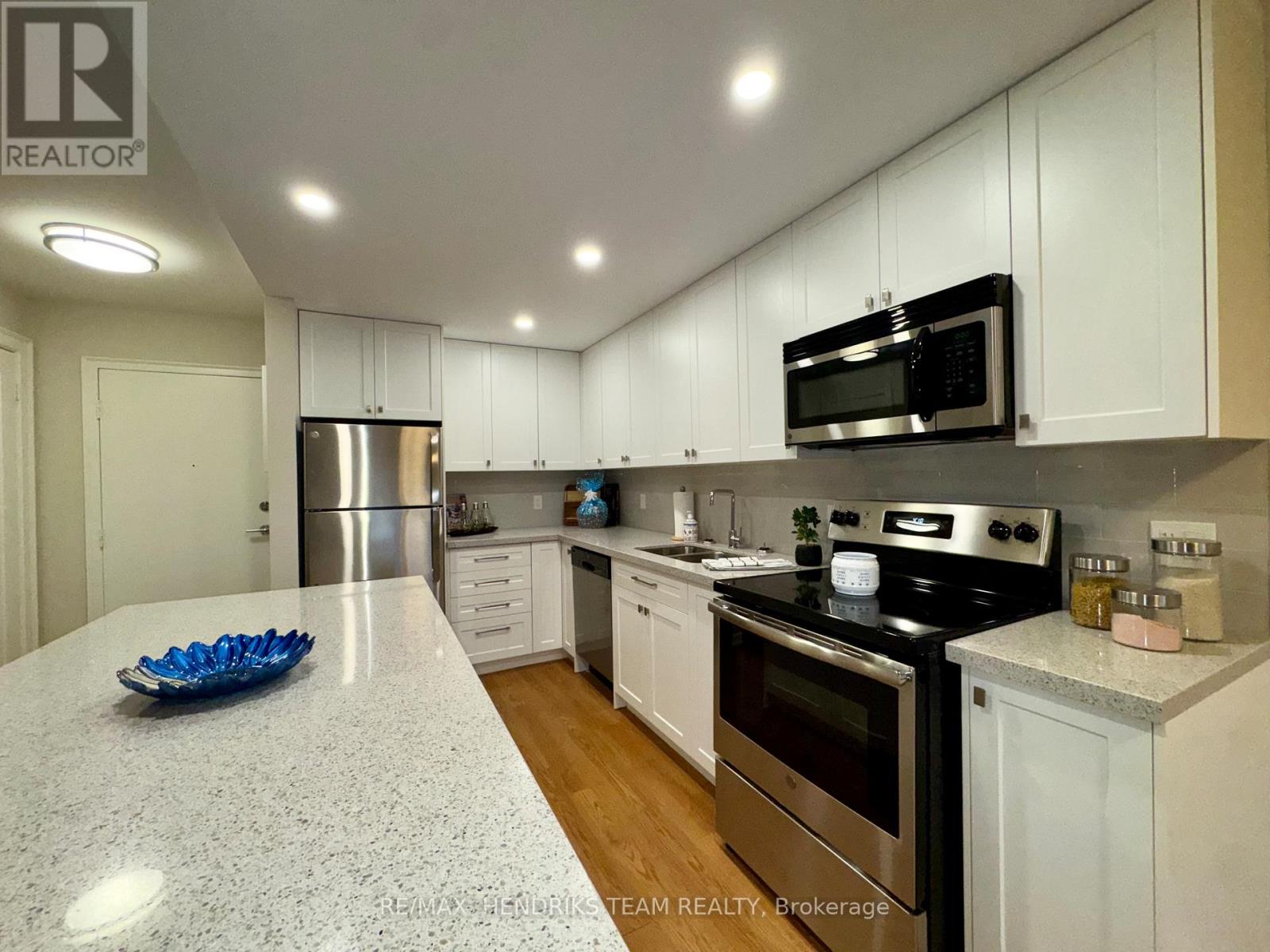 608 - 608 Lake Street, St. Catharines, Ontario  L2N 5S9 - Photo 6 - X12531326