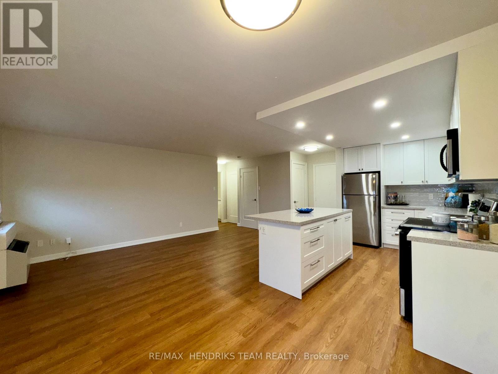 608 - 608 Lake Street, St. Catharines, Ontario  L2N 5S9 - Photo 7 - X12531326