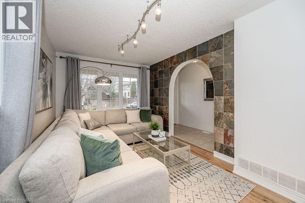 61 Schueller Street, Kitchener, Ontario  N2K 3W2 - Photo 4 - 40785408