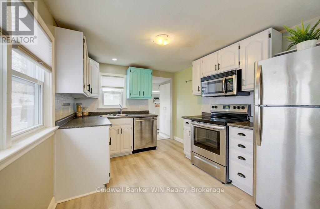 383 Wellington Street E, Wellington North, Ontario  N0G 2L2 - Photo 10 - X12531318