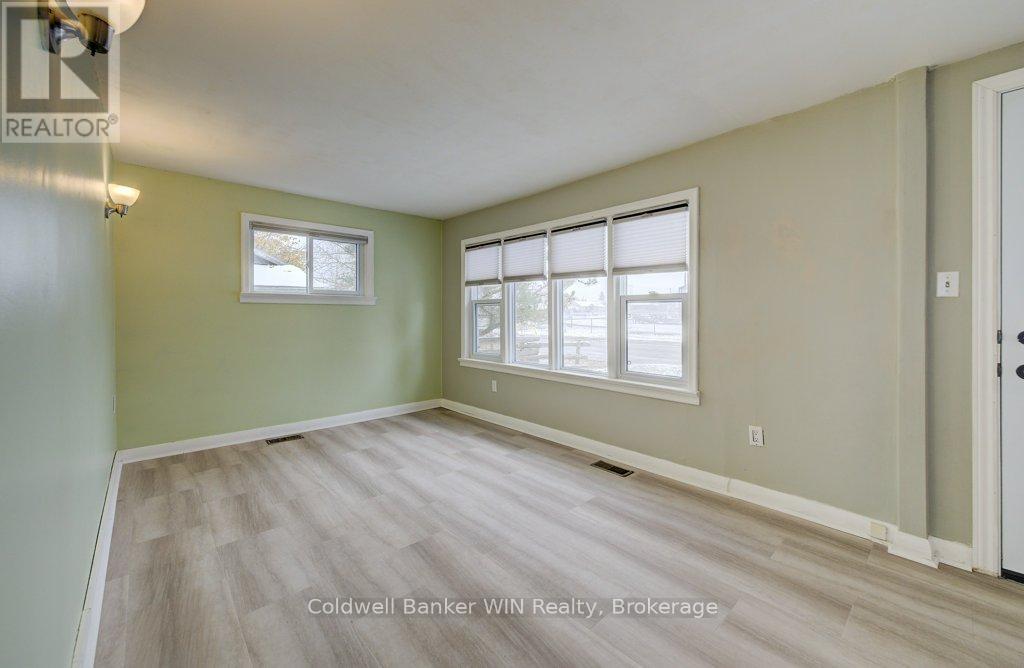 383 Wellington Street E, Wellington North, Ontario  N0G 2L2 - Photo 13 - X12531318