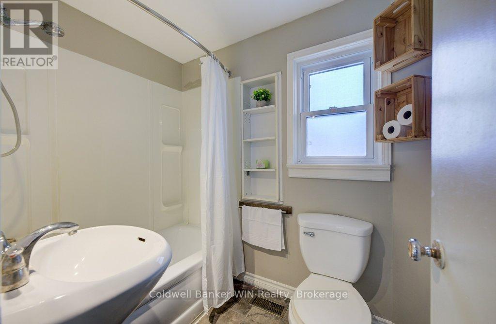 383 Wellington Street E, Wellington North, Ontario  N0G 2L2 - Photo 19 - X12531318