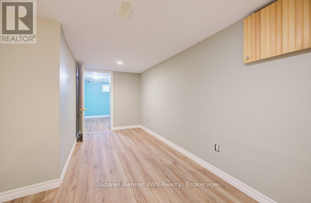 383 Wellington Street E, Wellington North, Ontario  N0G 2L2 - Photo 23 - X12531318