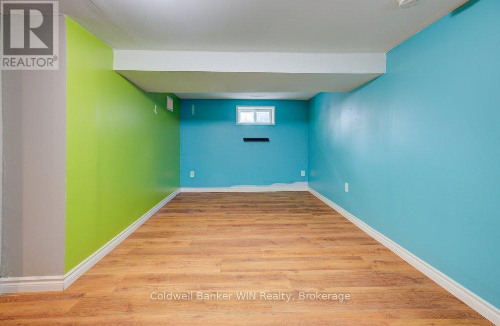 383 Wellington Street E, Wellington North, Ontario  N0G 2L2 - Photo 25 - X12531318