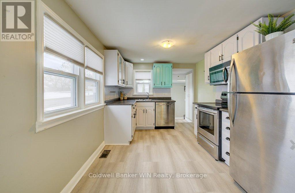 383 Wellington Street E, Wellington North, Ontario  N0G 2L2 - Photo 7 - X12531318