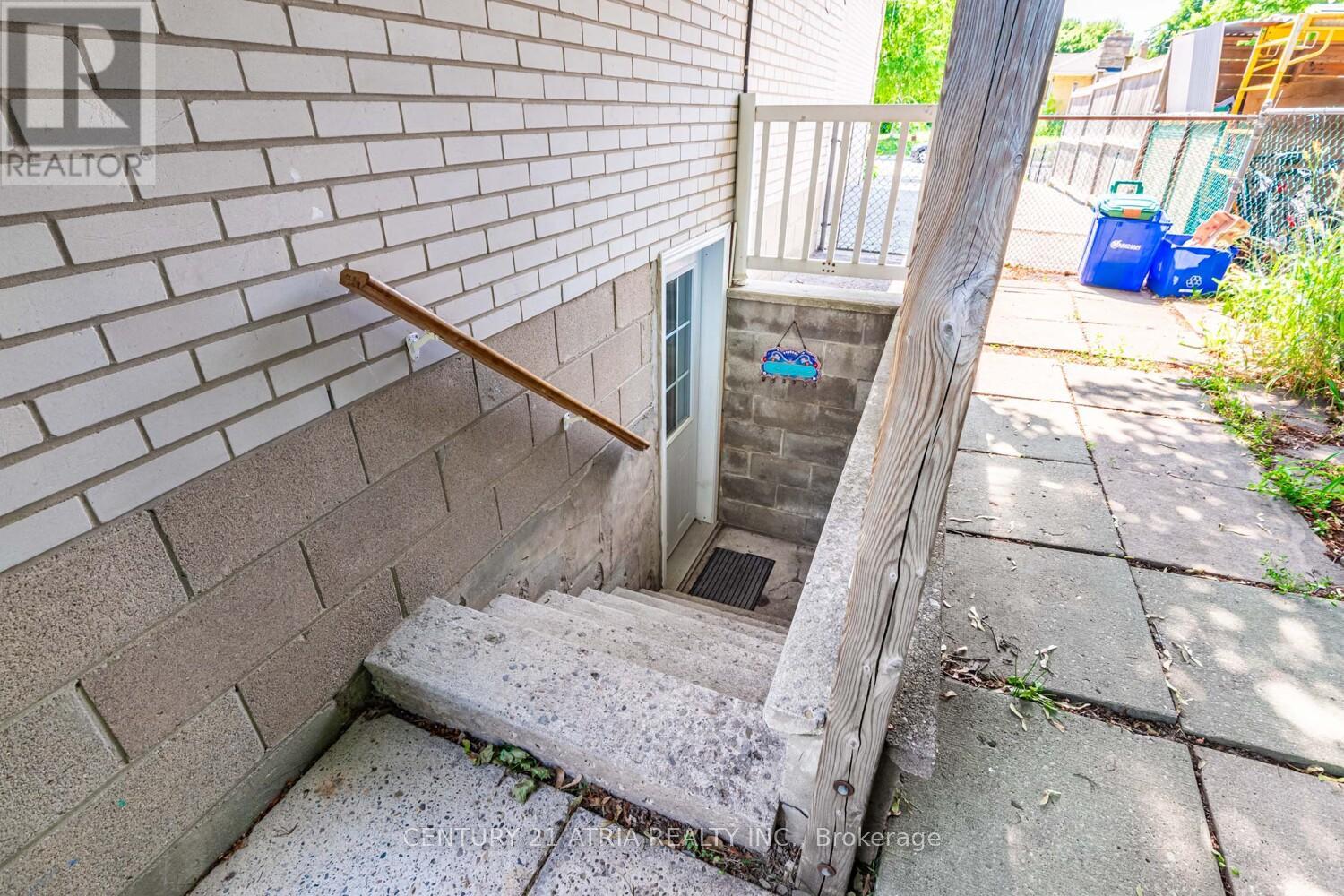 460 Balkan Road, Richmond Hill, Ontario  L4C 2P3 - Photo 3 - N12265771