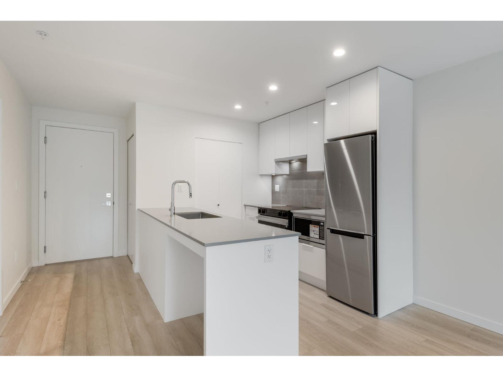 208 14257 103a Avenue, Surrey, British Columbia  V3T 1T1 - Photo 2 - R3048750