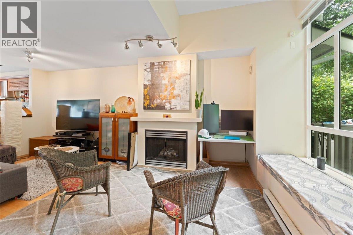 6878 Village Green, Burnaby, British Columbia  V5E 4K9 - Photo 5 - R3066444