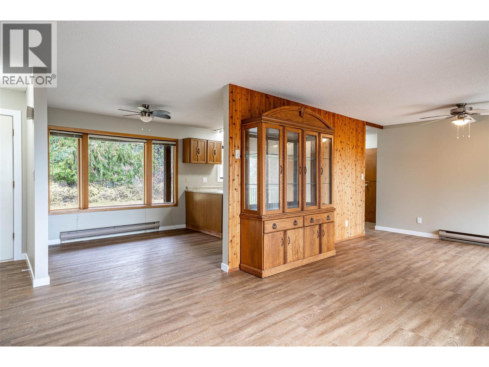 4358 Chamberlain Road, Spallumcheen, British Columbia  V4Y 0M1 - Photo 10 - 10368979