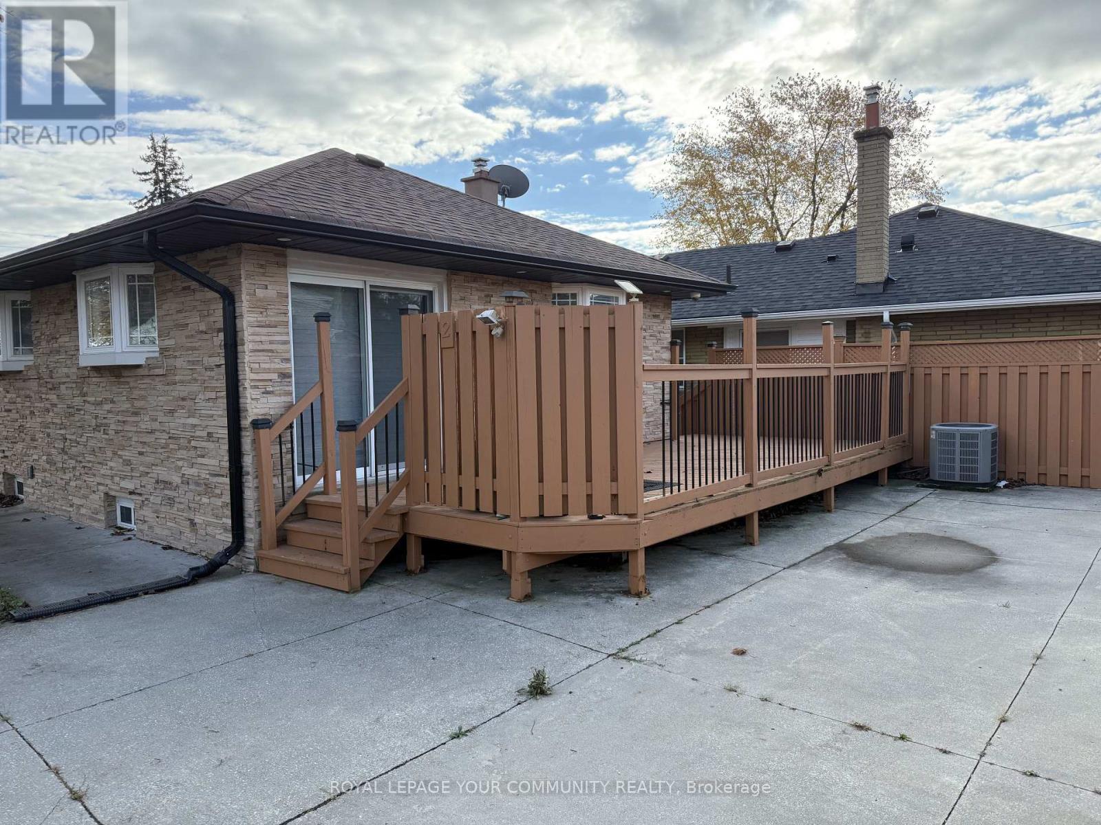 2 Mackinac Crescent, Toronto, Ontario  M1J 1P9 - Photo 6 - E12531314