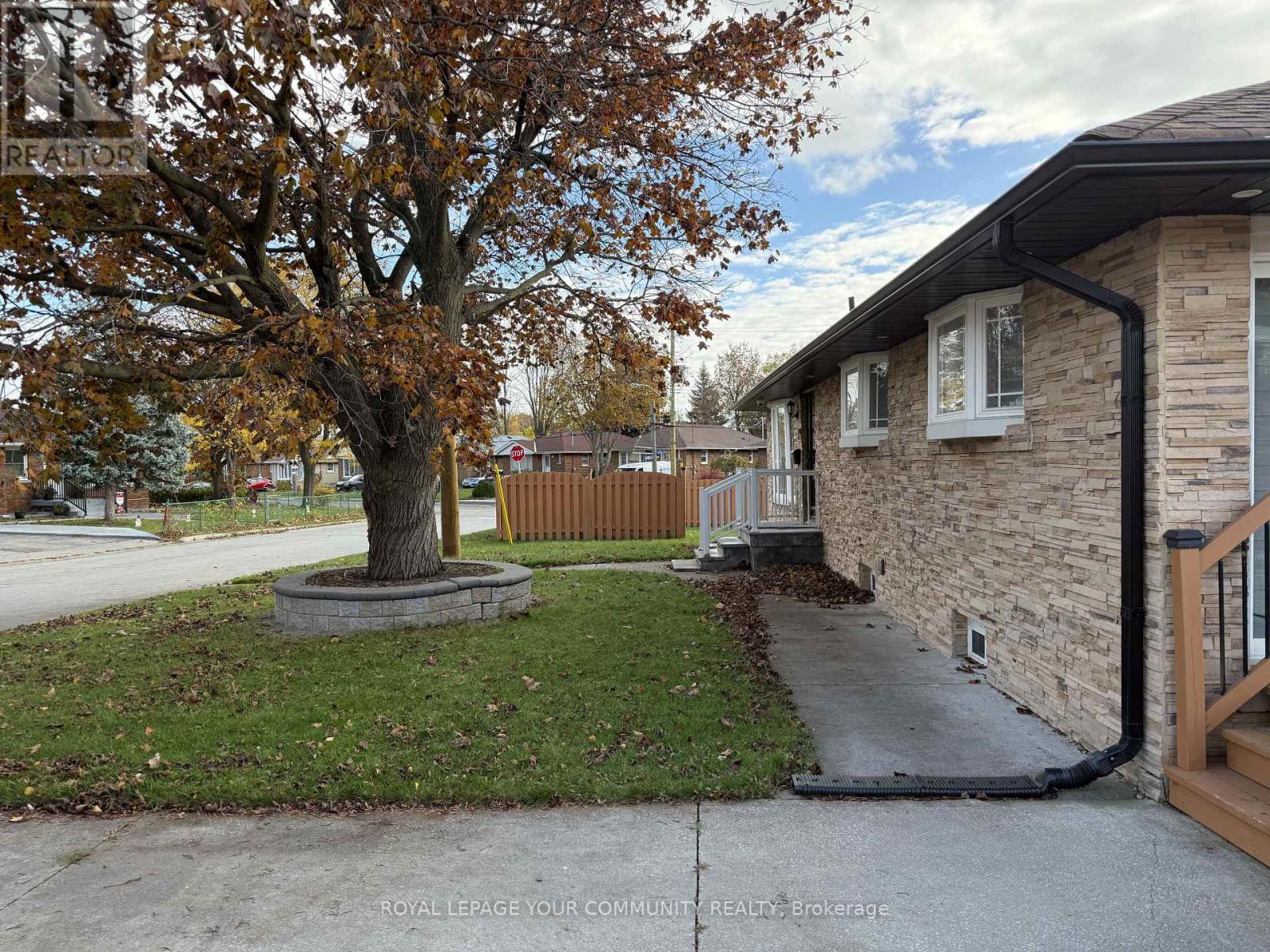 2 Mackinac Crescent, Toronto, Ontario  M1J 1P9 - Photo 7 - E12531314