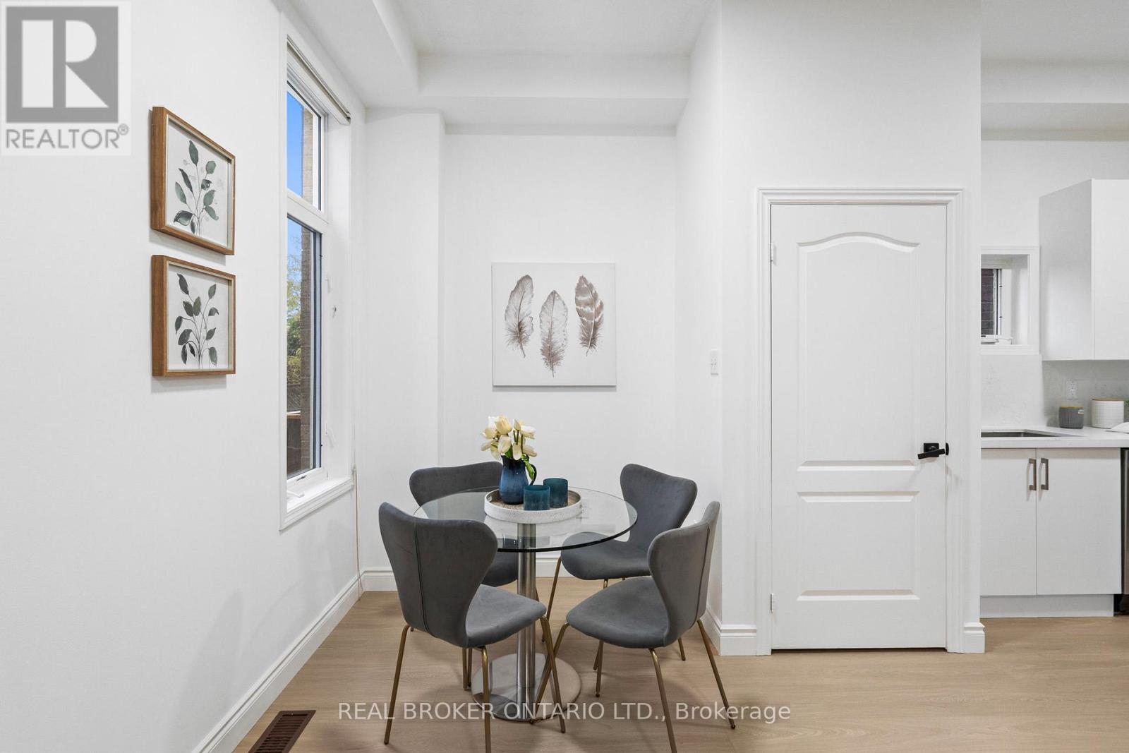 21 Spring Meadow Avenue, Markham, Ontario  L6B 1B5 - Photo 12 - N12531308