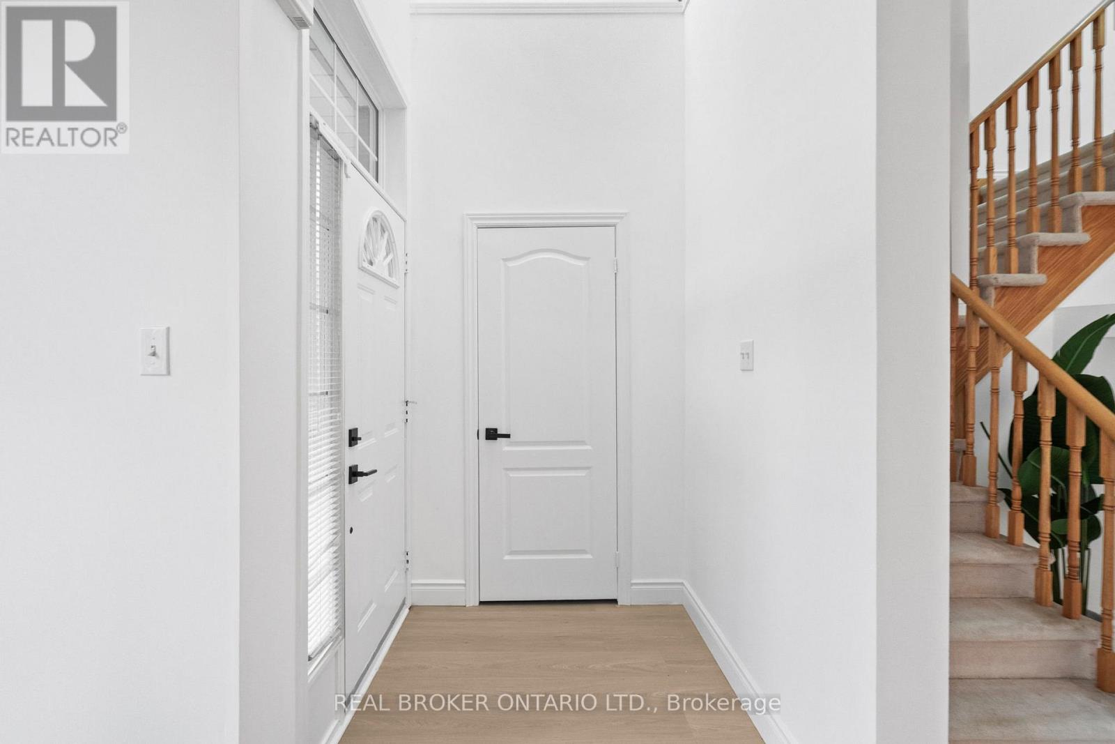 21 Spring Meadow Avenue, Markham, Ontario  L6B 1B5 - Photo 2 - N12531308