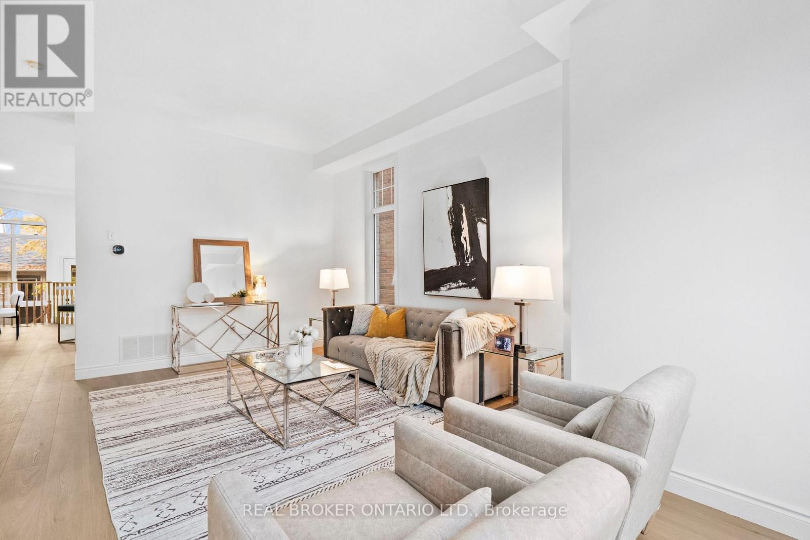 21 Spring Meadow Avenue, Markham, Ontario  L6B 1B5 - Photo 3 - N12531308