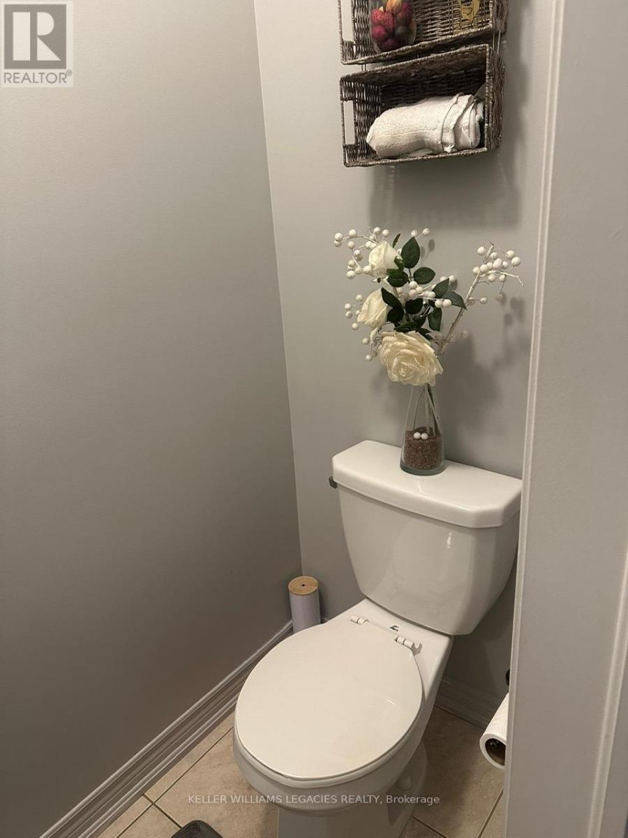 80 Evanwood Crescent, Brampton, Ontario  L6X 0P7 - Photo 8 - W12531304